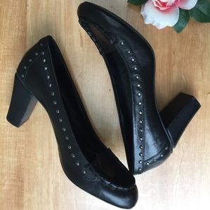 B Makovsky Black Heels